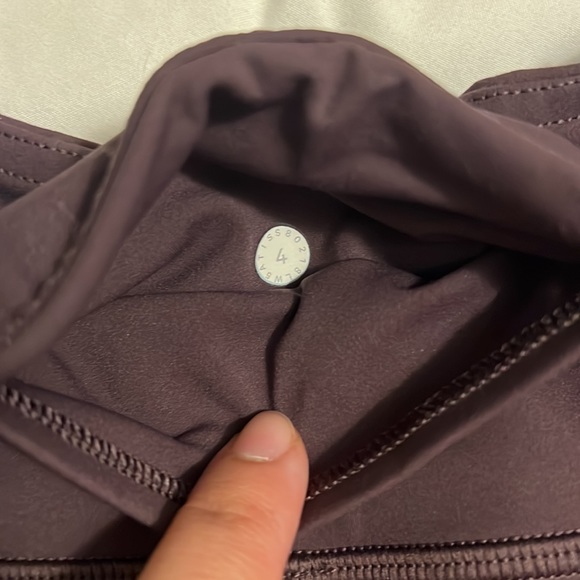 Lululemon Fast & Free raw hem size 4; 25” inseam - Picture 3 of 4